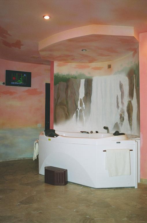 Motel Acapulco Erywań Zewnętrze zdjęcie